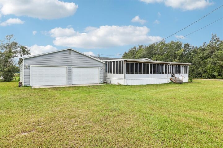 Property Photo: 18582 Belvedere Road FL 32820