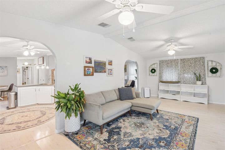 Property Photo: 507 River View Lane FL 34689