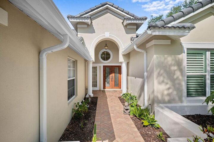 Property Photo:  7117 Victoria Circle  FL 34201 