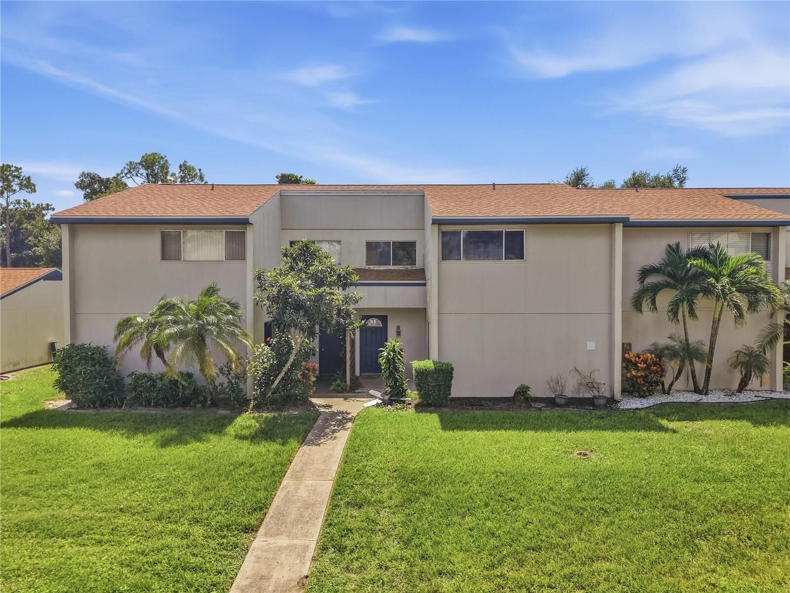 Property Photo:  912 Byron Lane 5C  FL 34243 