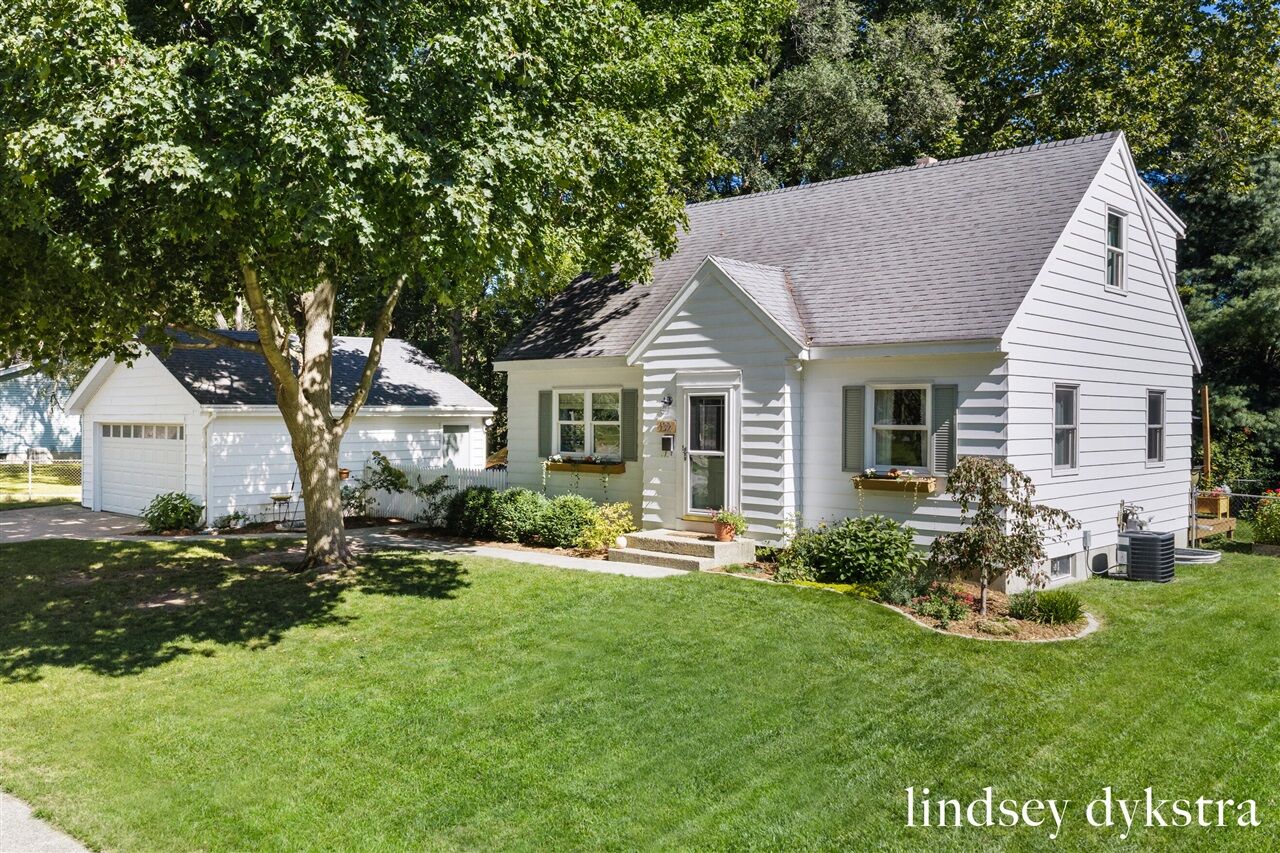 Property Photo:  132 Gaylord Drive  MI 49341 