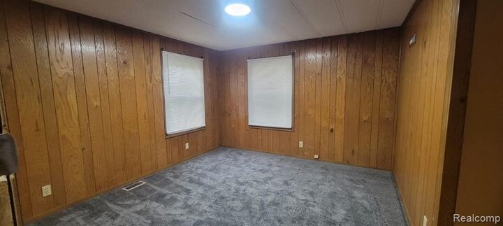 Property Photo:  38 Earlmoor Boulevard  MI 48341 2816 