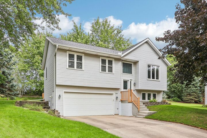 Property Photo:  2416 Brentwood Dr  WI 53188 
