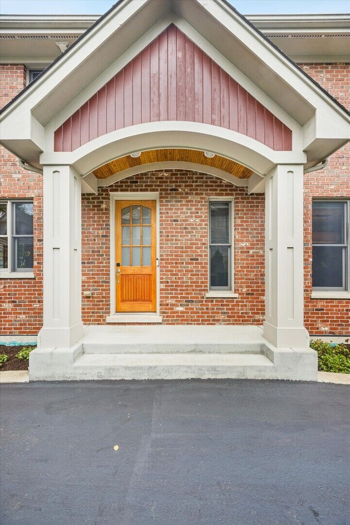 Property Photo:  420 N Lincoln Street  IL 60521 
