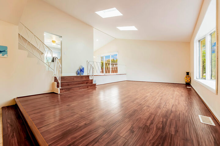 Property Photo: 409 Hillcrest Lane IL 60148