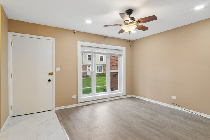 Property Photo: 3062 Kingston Court IL 60107