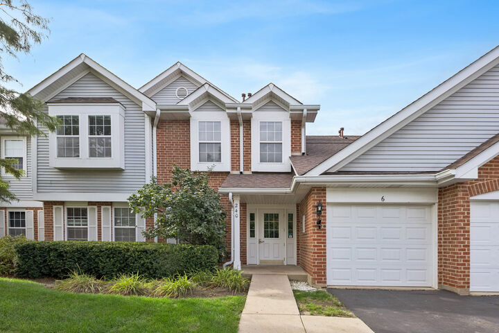 Property Photo:  240 Ashbury Lane W 6  IL 60172 