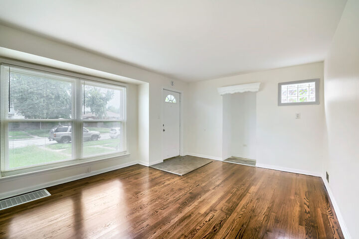 Property Photo:  1530 Forest Avenue  IL 60409 