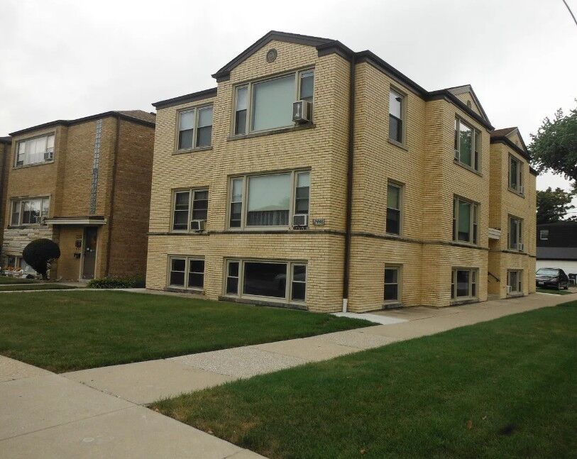 Property Photo:  2446 N 78th Court 2R  IL 60707 