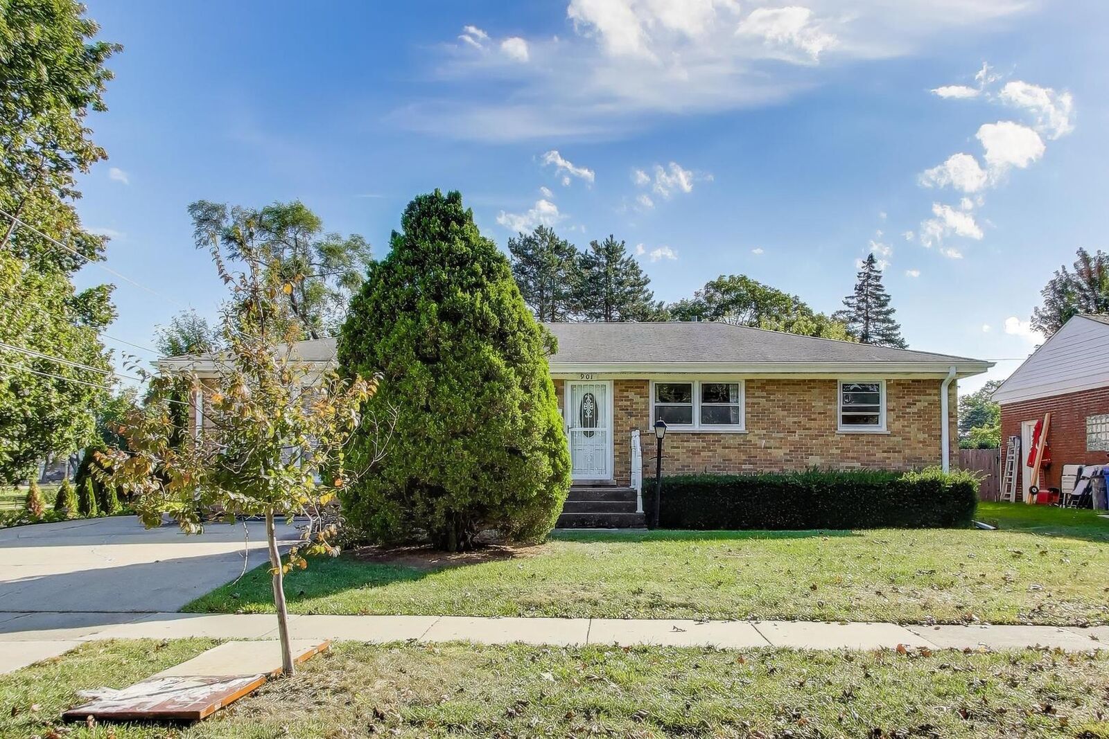 Property Photo: 901 S Can Dota Avenue IL 60056