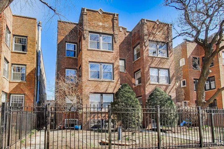 Property Photo:  4411 N Beacon Street 1  IL 60640 