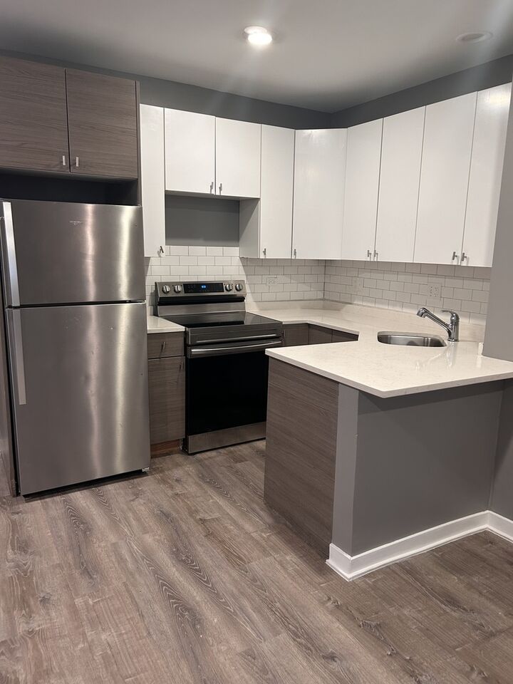 Property Photo: 4400 S Drexel Boulevard 411 IL 60653