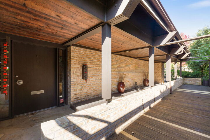 Property Photo: 934 Marion Avenue IL 60035