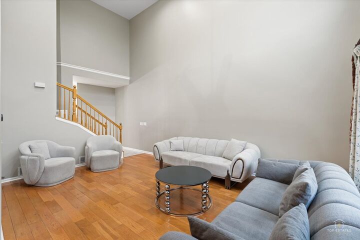 Property Photo:  126 Bay Drive 126  IL 60143 