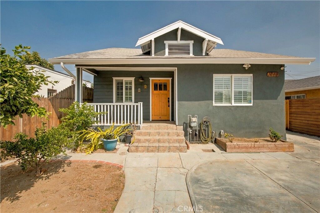 Property Photo:  1649 E 43rd  CA 90011 