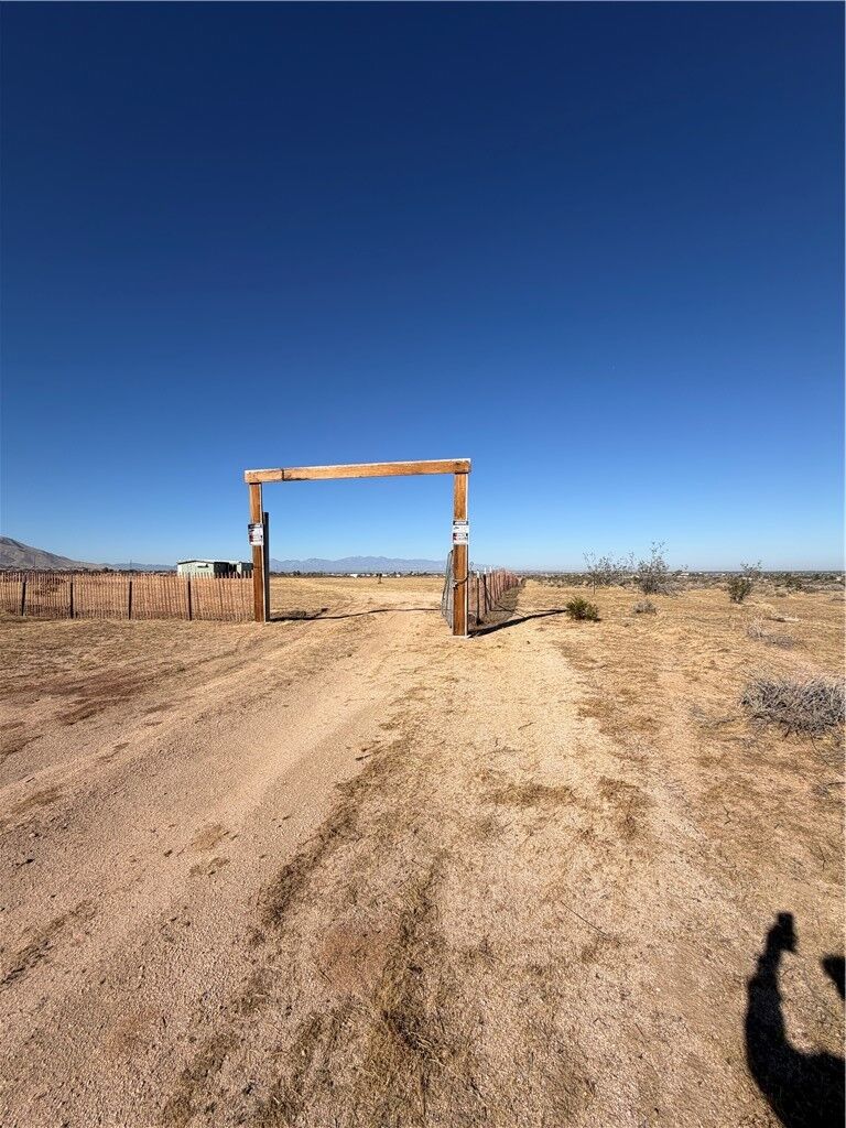 Property Photo: 23952 Apple Valley CA 92308