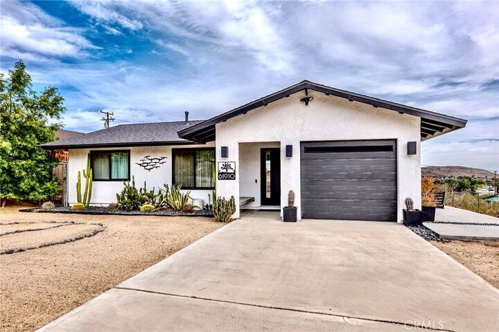Property Photo: 61910 Sunburst Circle CA 92252