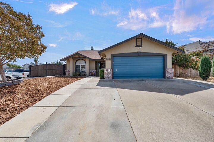Property Photo:  8424 Honeycomb Way  CA 95828 