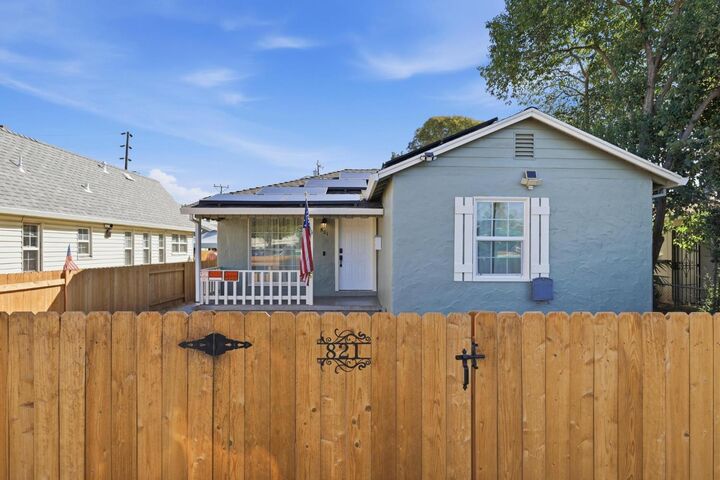Property Photo:  821 I Street  CA 95901 