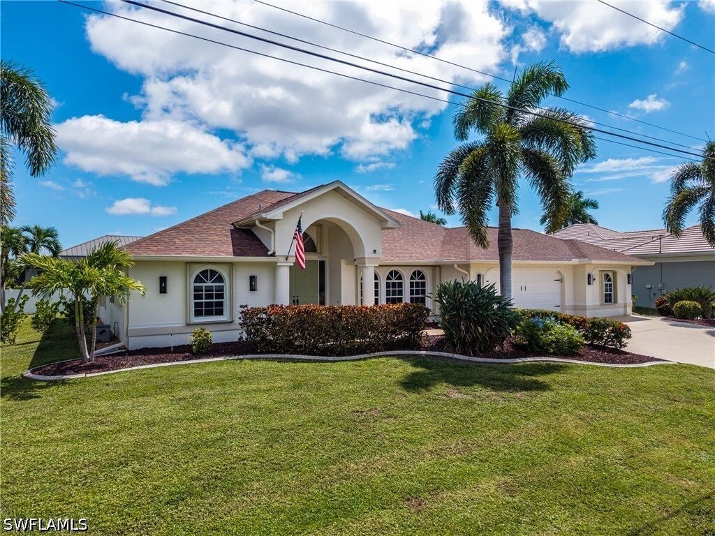 Property Photo:  5211 SW 27th Place  FL 33914 