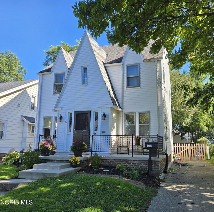 Property Photo:  1367 Glenview Road  OH 43614 