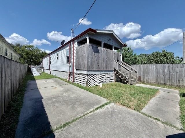 Property Photo:  2518 Touro Street  LA 70119 