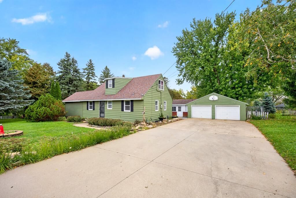 Property Photo:  2712 25th Avenue SE  MN 55904 