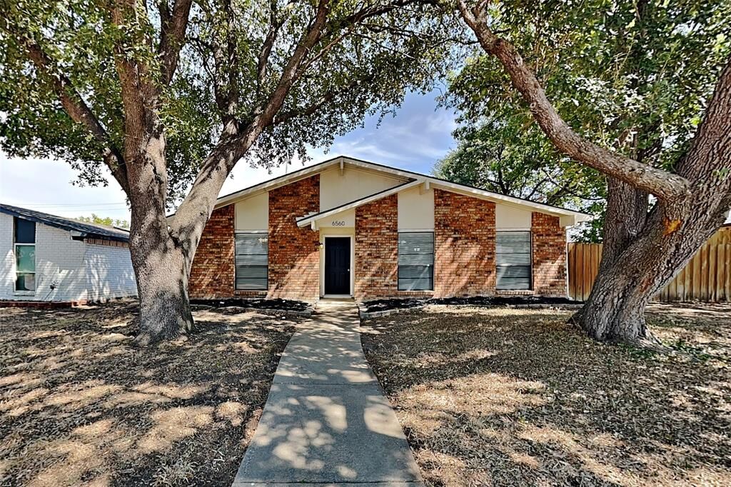 Property Photo:  6560 Chinaberry Trail  TX 75023 