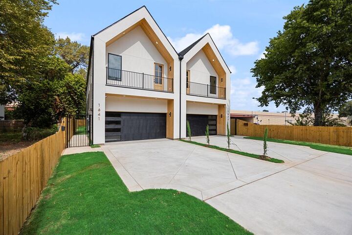 Property Photo:  1641 Faye Street  TX 75215 
