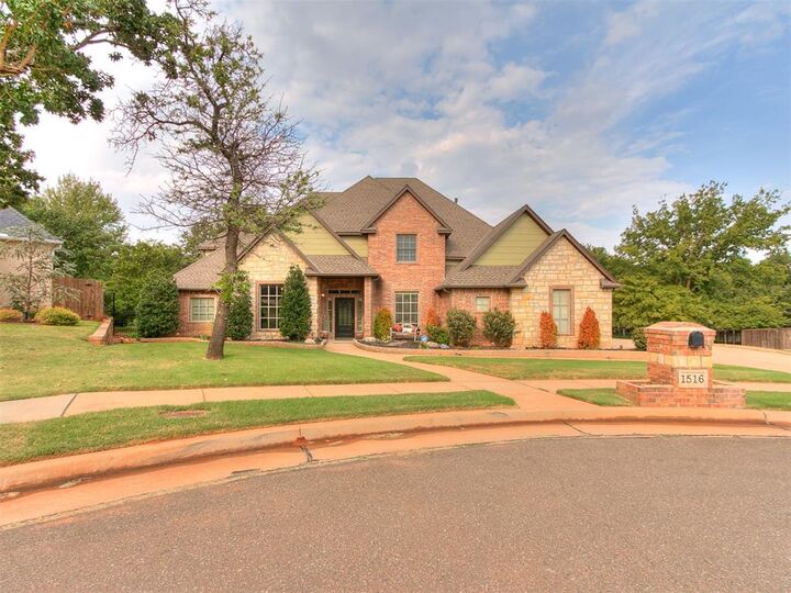 Property Photo: 1516 Briar Forest Circle OK 73025