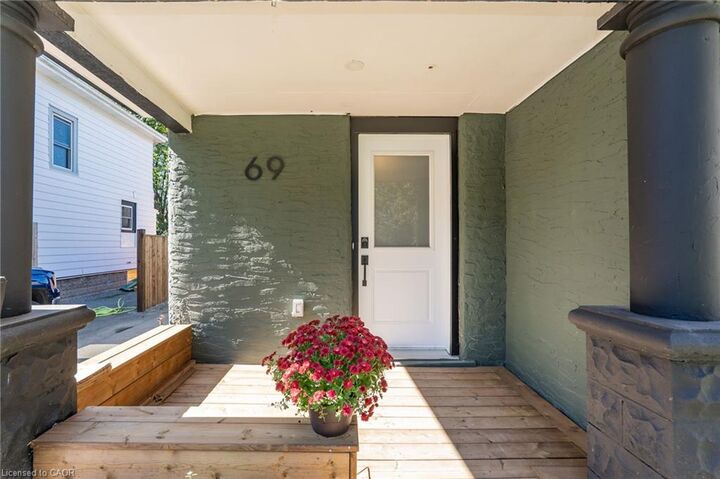 Property Photo:  69 York Street  ON L2R 6C6 