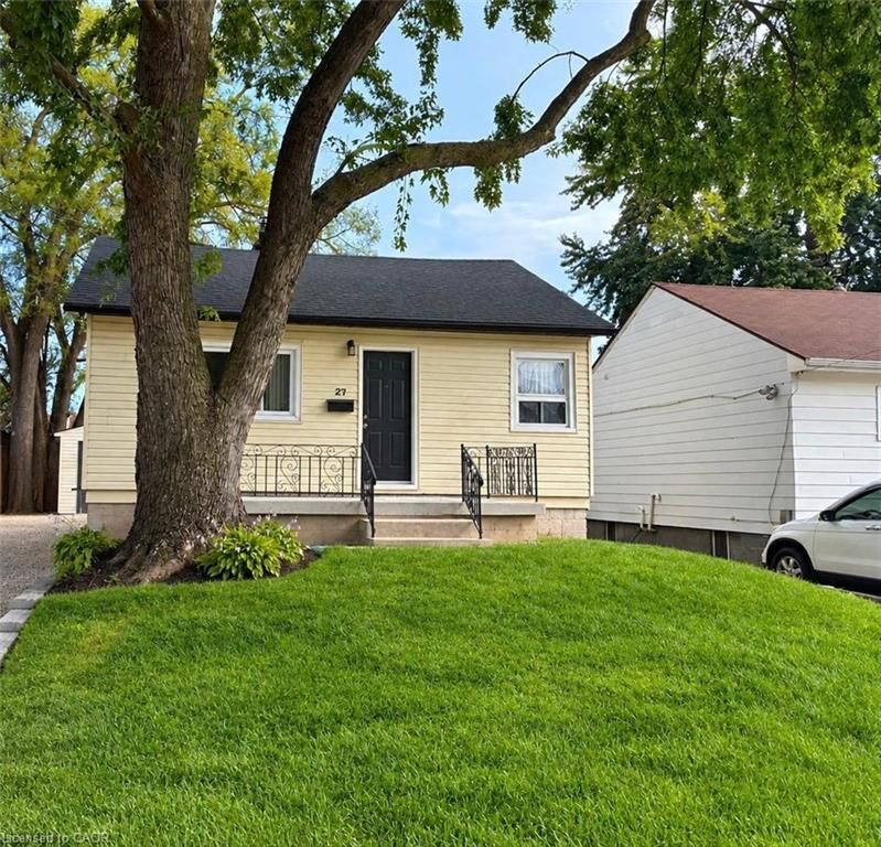 Property Photo:  27 Mahony Avenue  ON L8H 3C3 