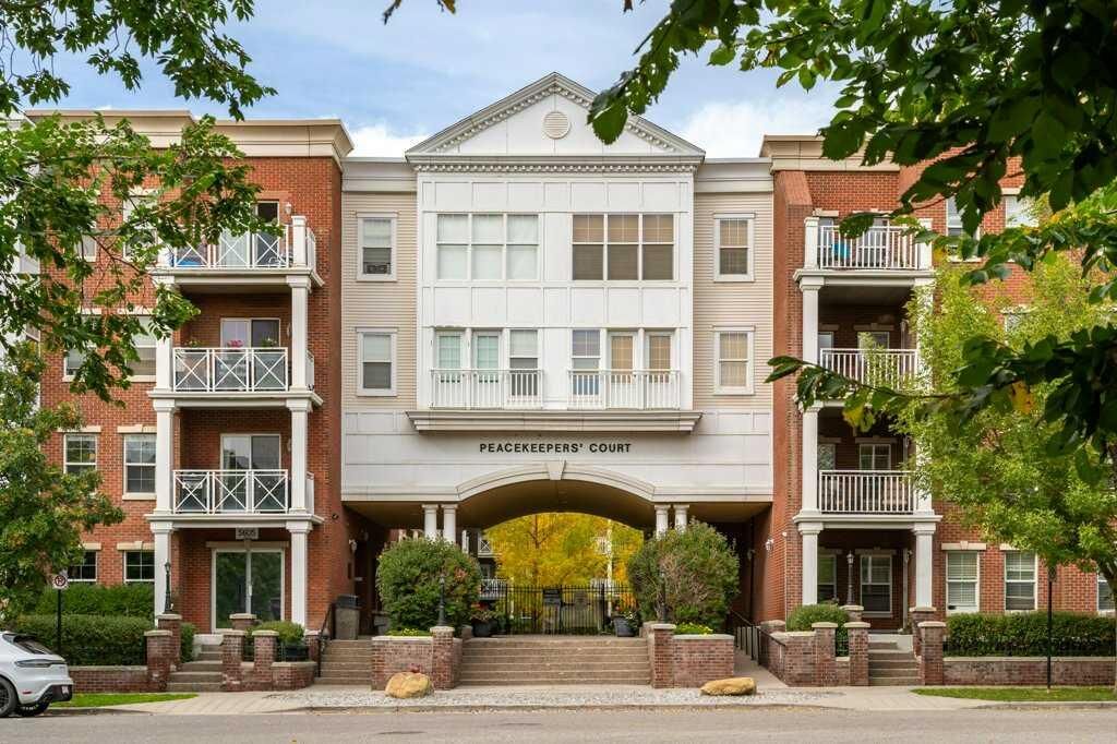 Property Photo:  5605 Henwood Street SW 2103  AB T3E 7R2 