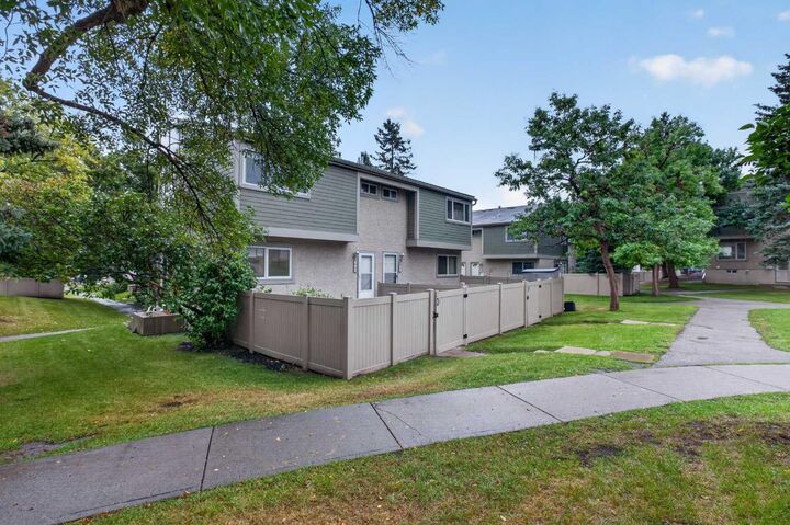 Property Photo:  406 Blackthorn Road NE 442  AB T2K 1K5 