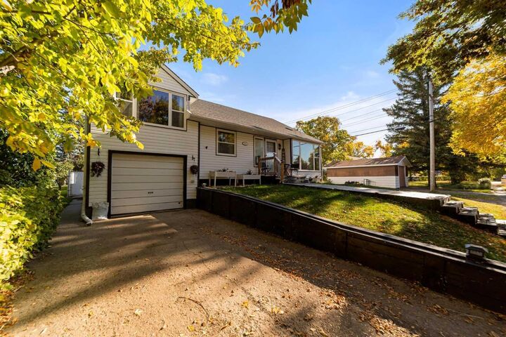 Property Photo:  5003 47 Avenue  AB T0B 1N0 