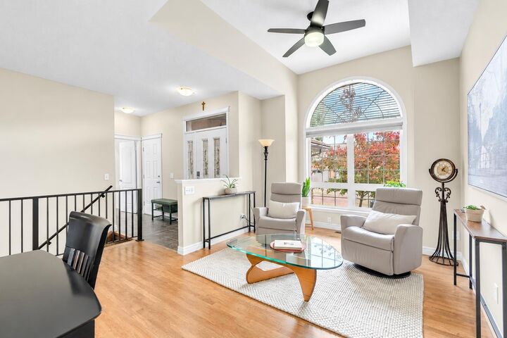 Property Photo:  265 Shannon Estates Terrace SW  AB T2Y 4C5 