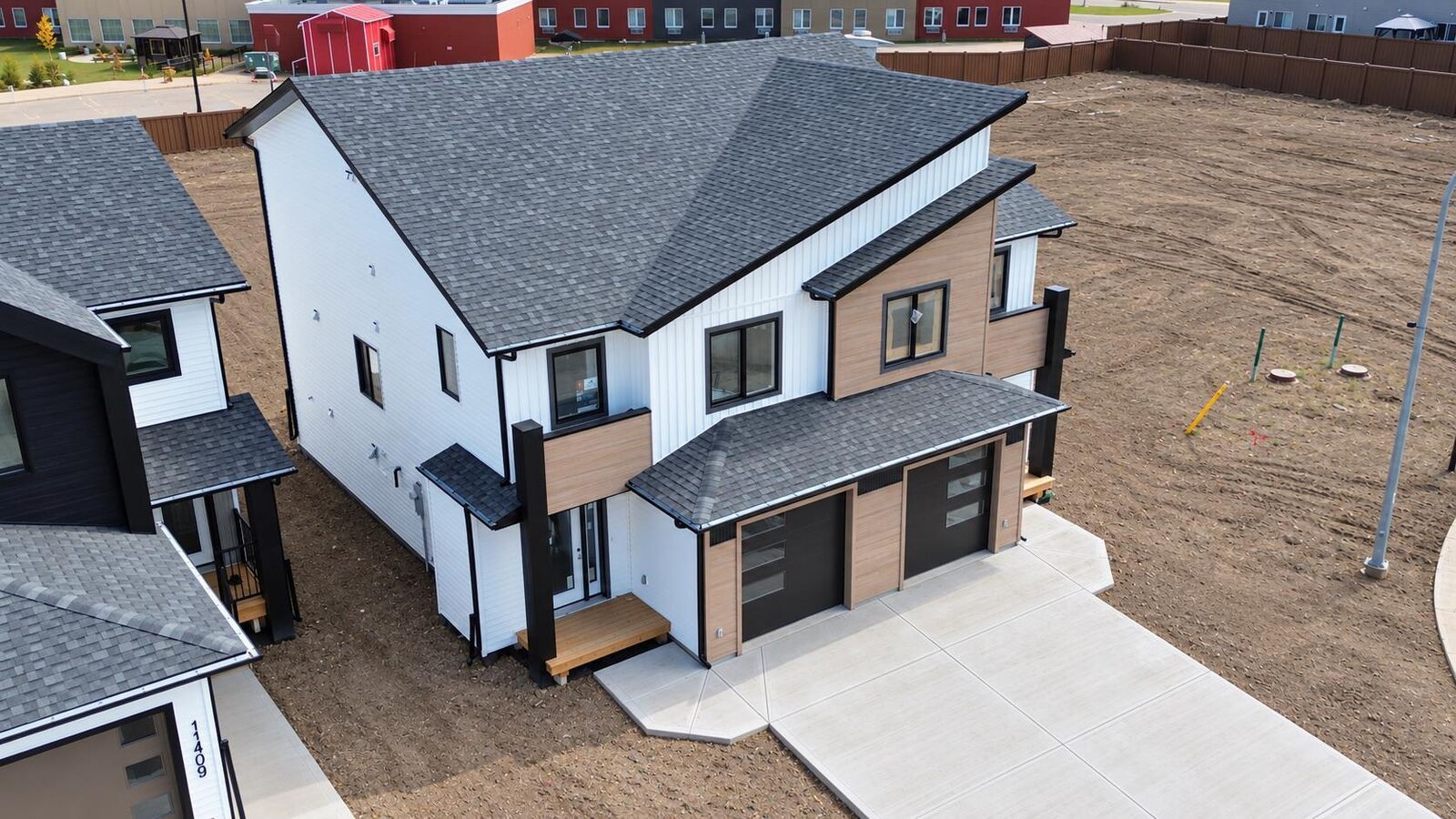 Property Photo:  11407 95 Street  AB T8X 0W9 