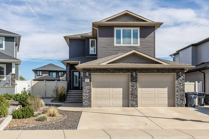 Property Photo:  8 Hamptons Crescent SE  AB T1B 0N7 