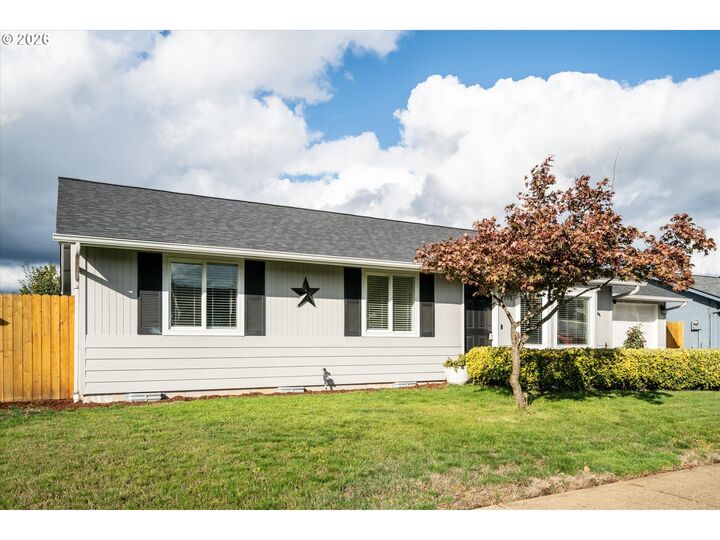 Property Photo:  3316 Redwood Dr  OR 97478 