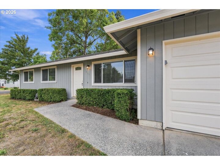 Property Photo:  3811 NE 135th Ave  WA 98682 