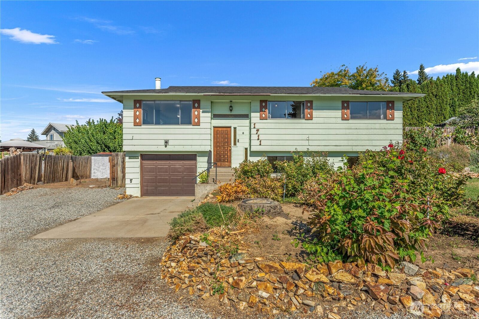 Property Photo: 1711 7th Street NE WA 98802