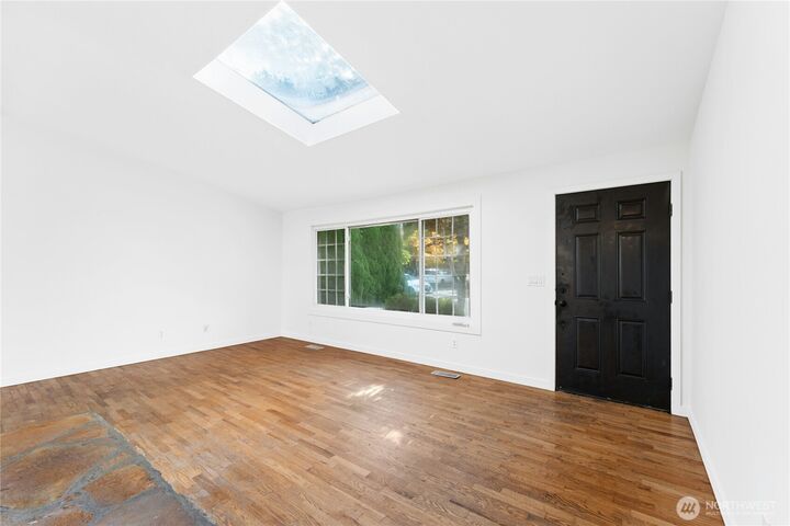 Property Photo: 12220 NE 73rd Street WA 98033