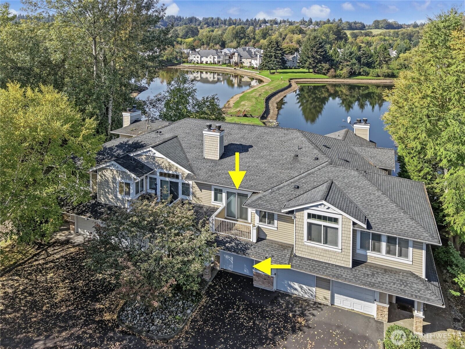 Property Photo: 5727 S 234th Place 9-4 WA 98032