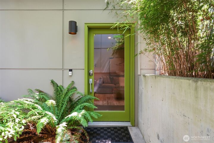 Property Photo:  1806  25th Avenue A  WA 98122 