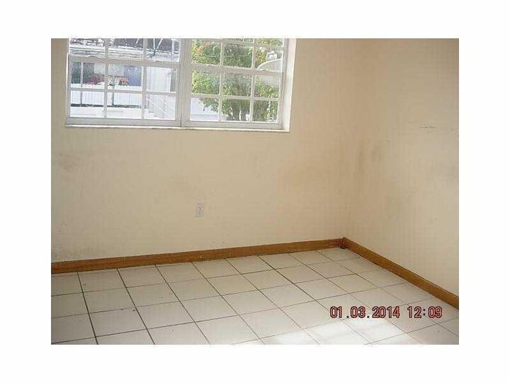 Property Photo:  528 Meridian Avenue 204  FL 33139 
