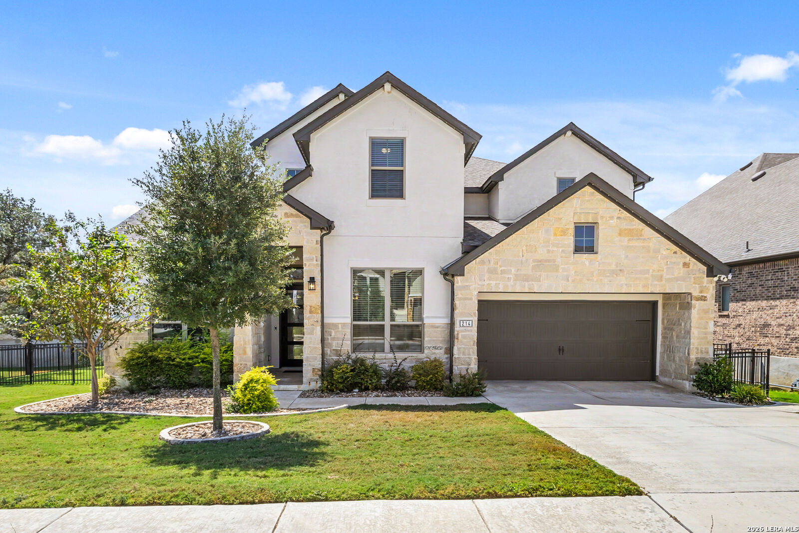Property Photo:  214 Vizcaya  TX 78006 
