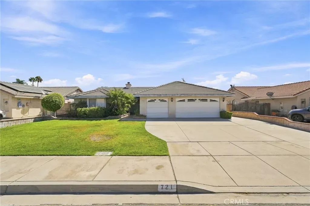 Property Photo: 721 N Sandalwood Avenue CA 92376