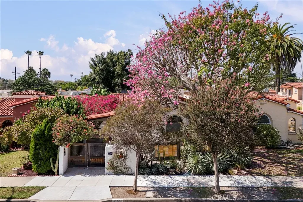 Property Photo: 1705 S Genesee CA 90019