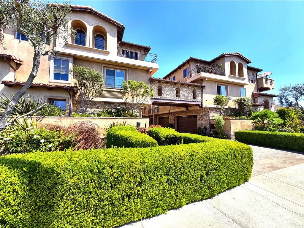 Property Photo:  706 S Pacific Coast  CA 90277 