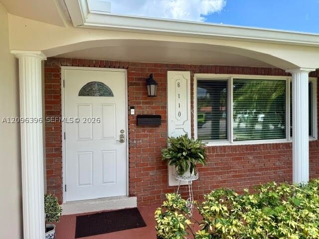 Property Photo:  6110 SW 95th Ct  FL 33173 